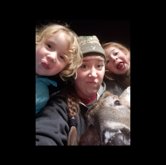 Meet your Posher, Mariah - Picture 1 of 1